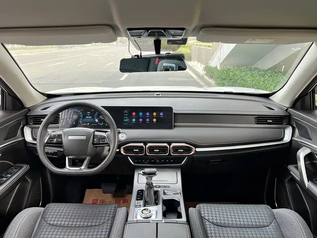 Jetour X70 PLUS 1.6 T DCT 5-seat