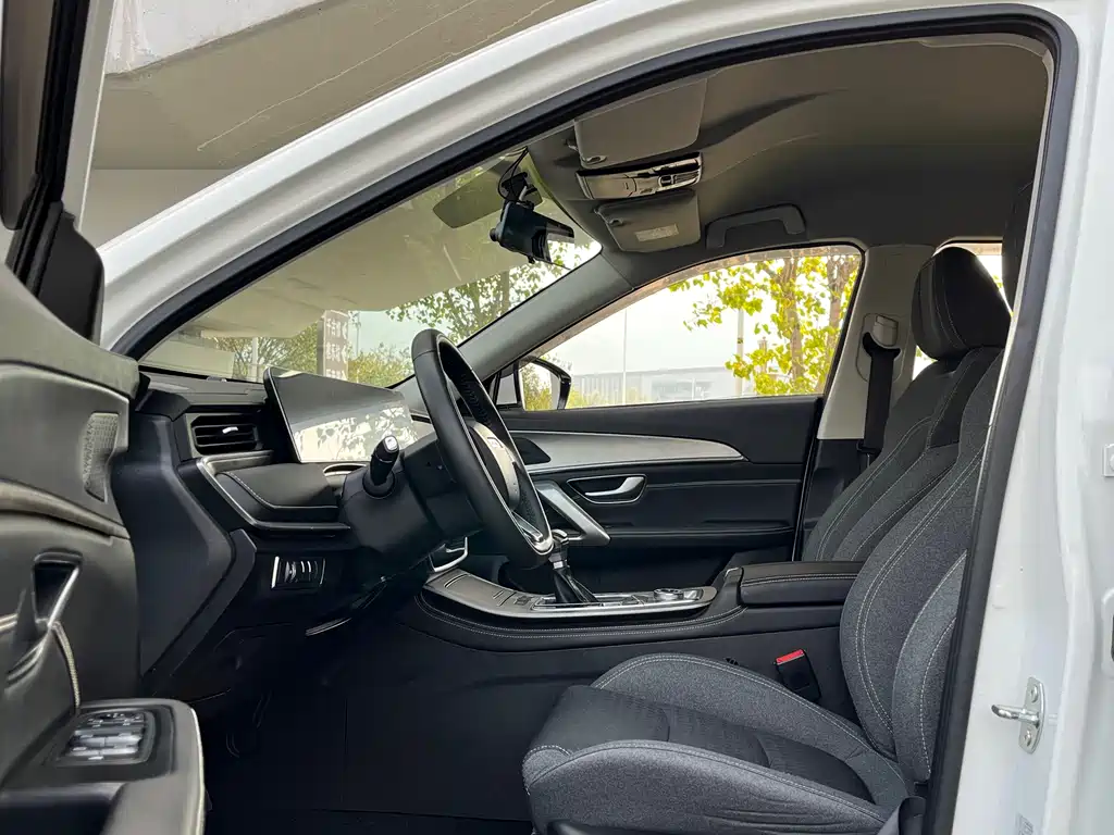 Jetour X70 PLUS 1.6 T DCT 5-seat