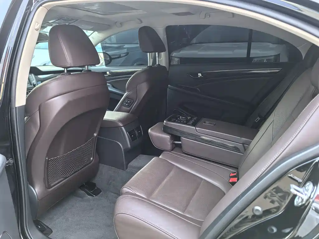 Hongqi H7 2.0 T Flagship