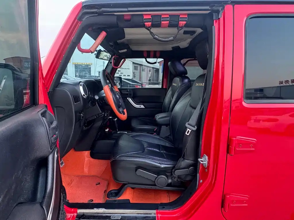 Wrangler 3.6 L Sahara 4-door