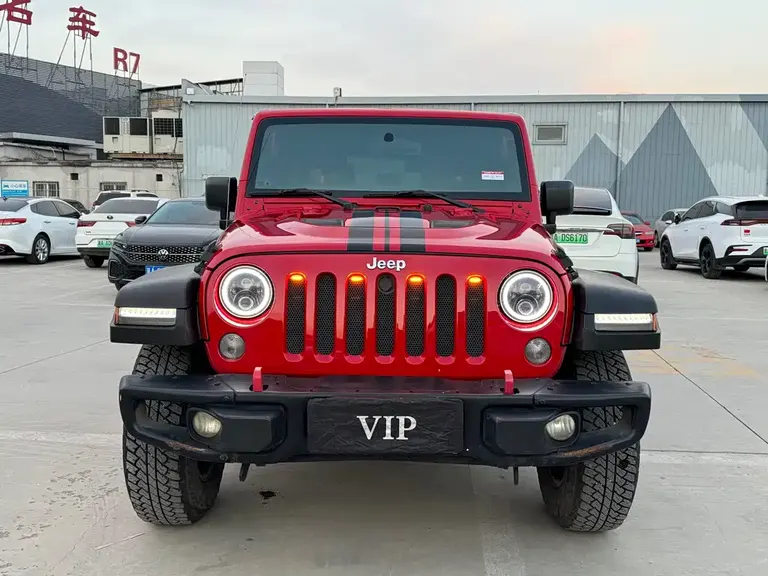 Jeep Wrangler 3.6 L Sahara 4-door