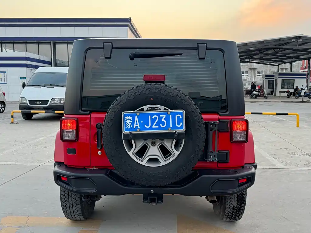 Wrangler 3.6 L Sahara 4-door