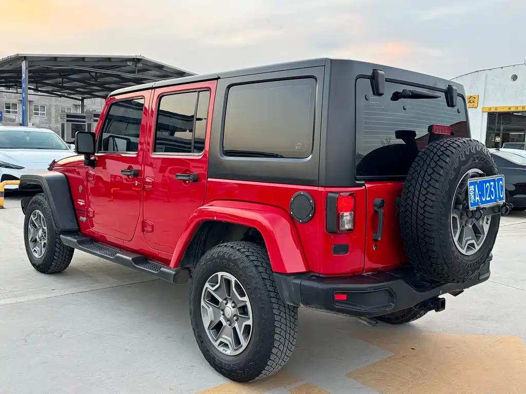 Wrangler 3.6 L Sahara 4-door
