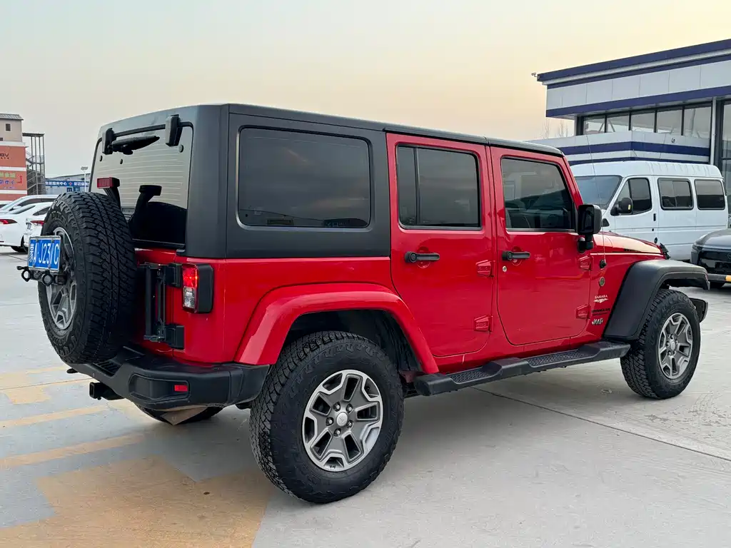 Wrangler 3.6 L Sahara 4-door