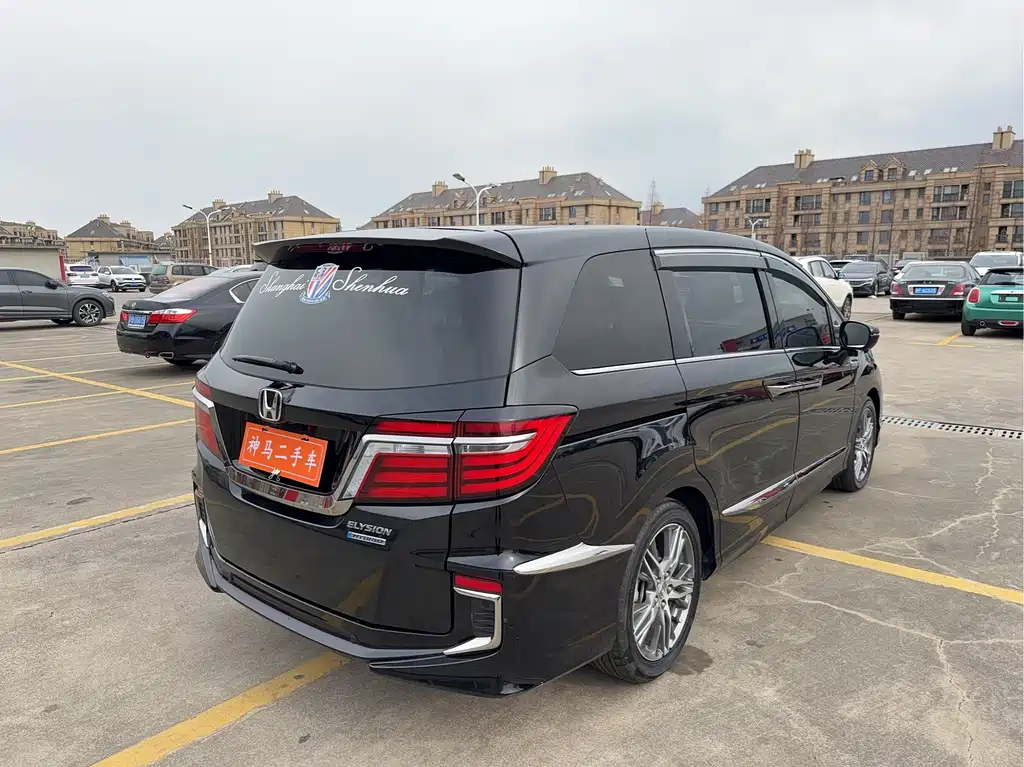 Elysion 2.0 L Hybrid Luxury