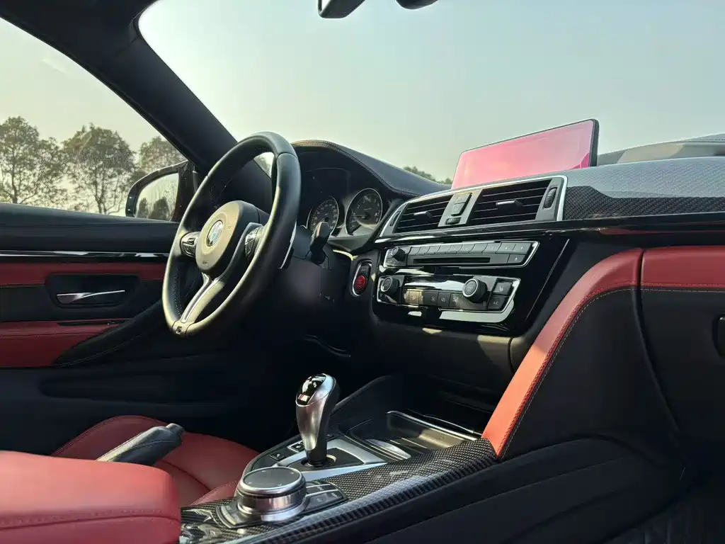 BMW M4 M4 2-door Coupe Racing