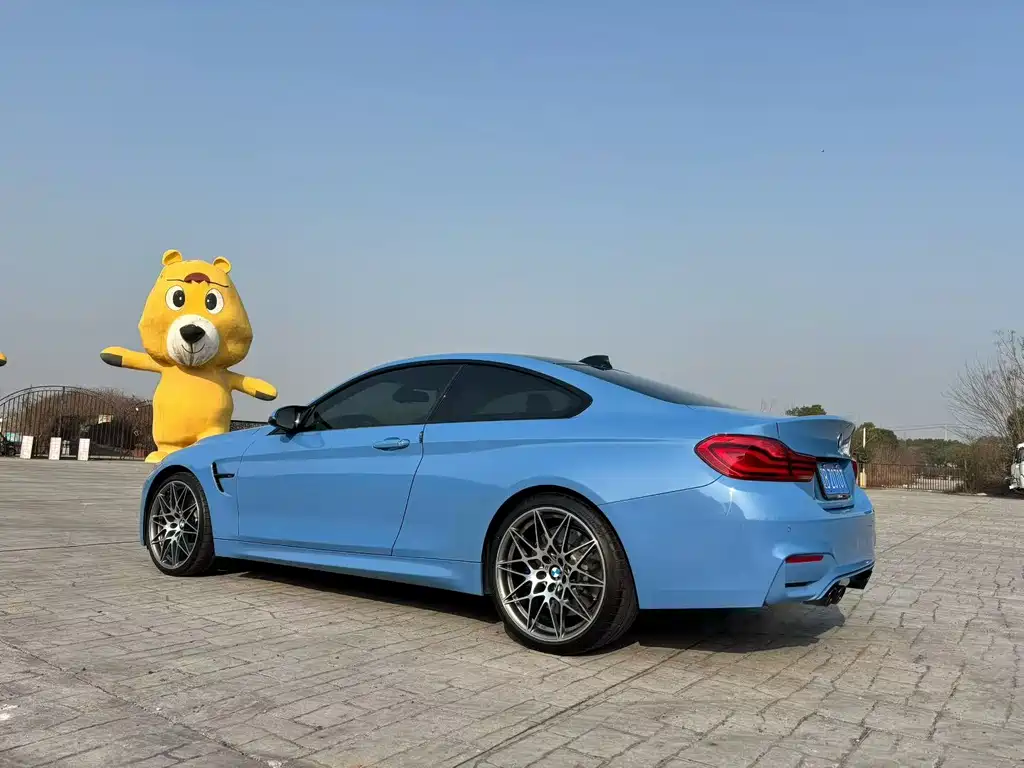 BMW M4 M4 2-door Coupe Racing