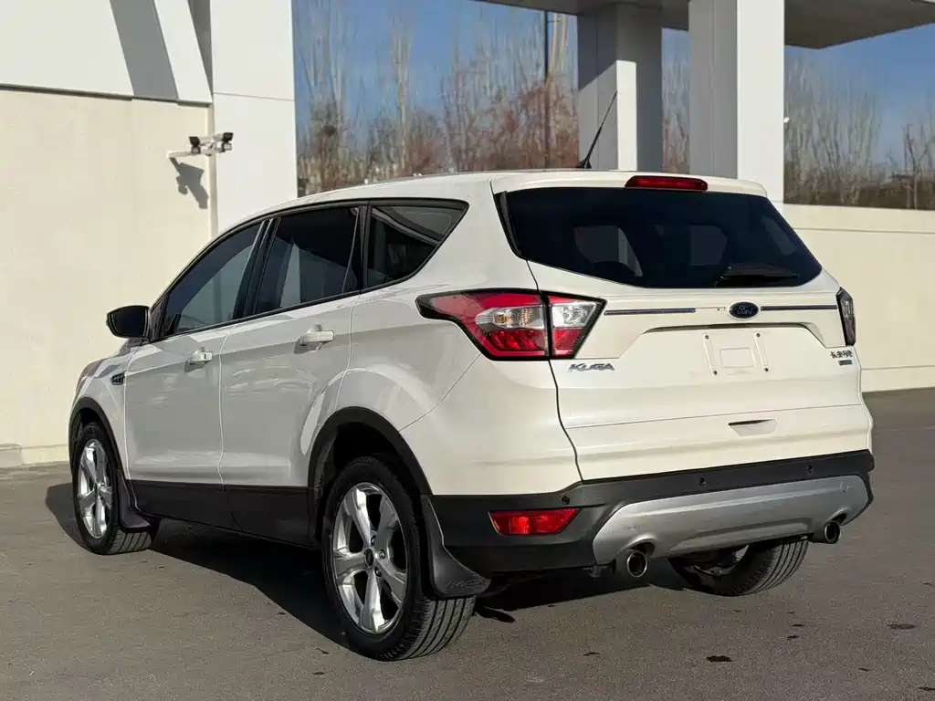 Kuga EcoBoost 180 2 WD Fine Wing