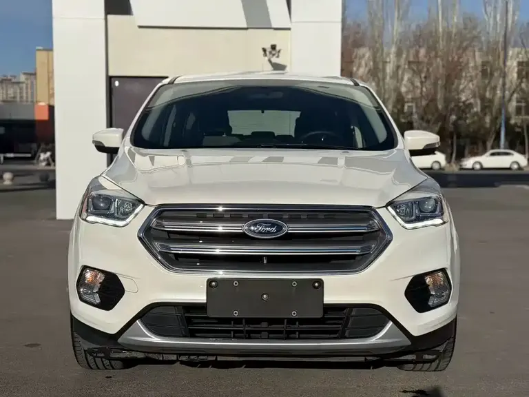 Ford Kuga EcoBoost 180 2 WD Fine Wing