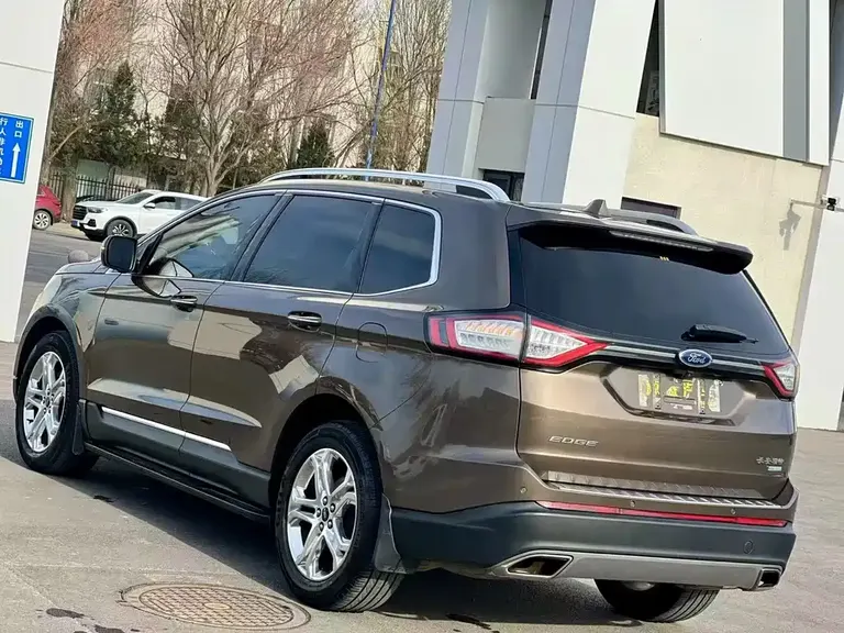 Ford Edge EcoBoost 245 2 WD Grand Sharp 7-seat CN-V