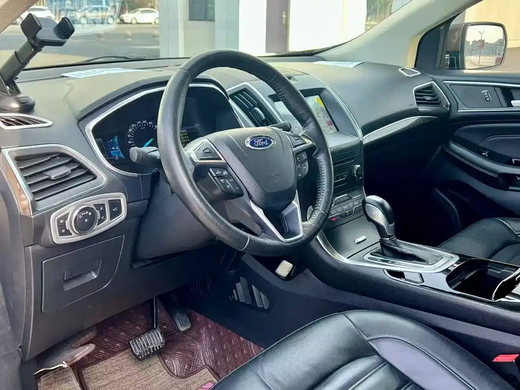 Edge EcoBoost 245 2 WD Grand Sharp 7-seat CN-V