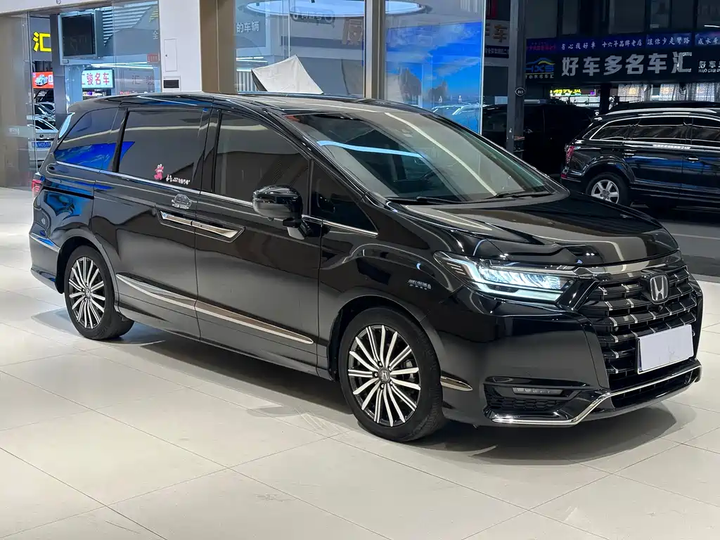 Elysion 2.0 L e:HEV Luxury