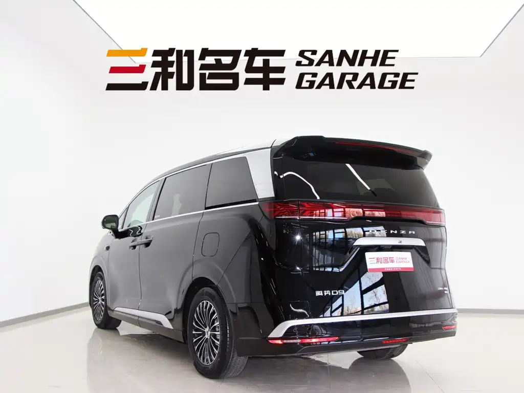 Denza D9 DM-i Smart Drive 1020 4 WD Flagship