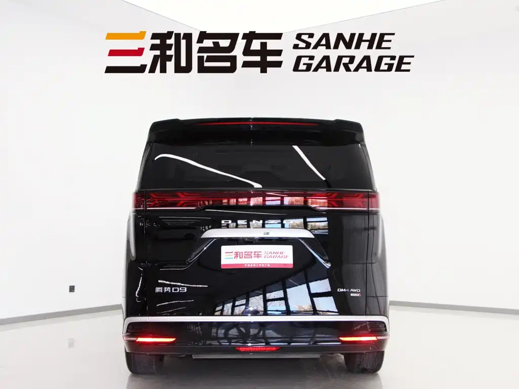 Denza D9 DM-i Smart Drive 1020 4 WD Flagship
