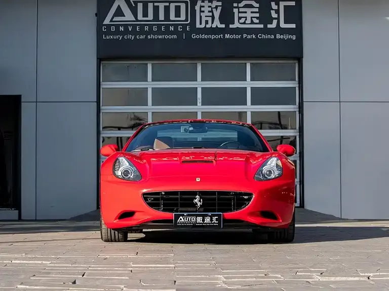 Ferrari California T 4.3 L Standard