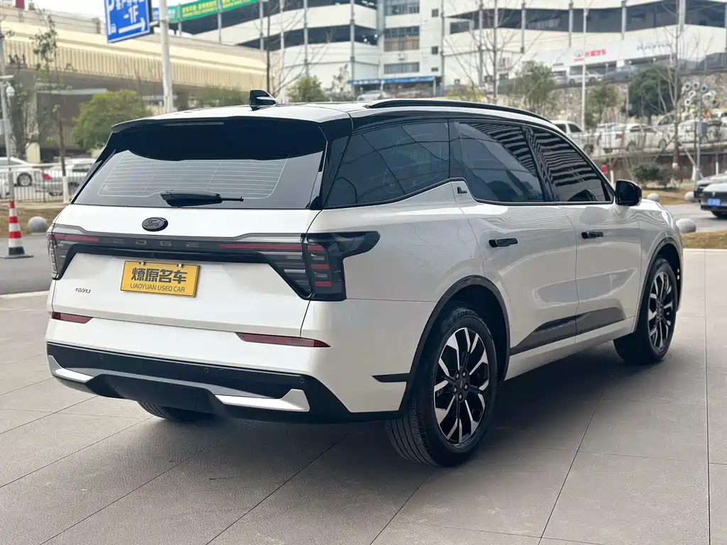 Edge Edge L 2.0 T EcoBoost 4 WD 7-seat Supreme