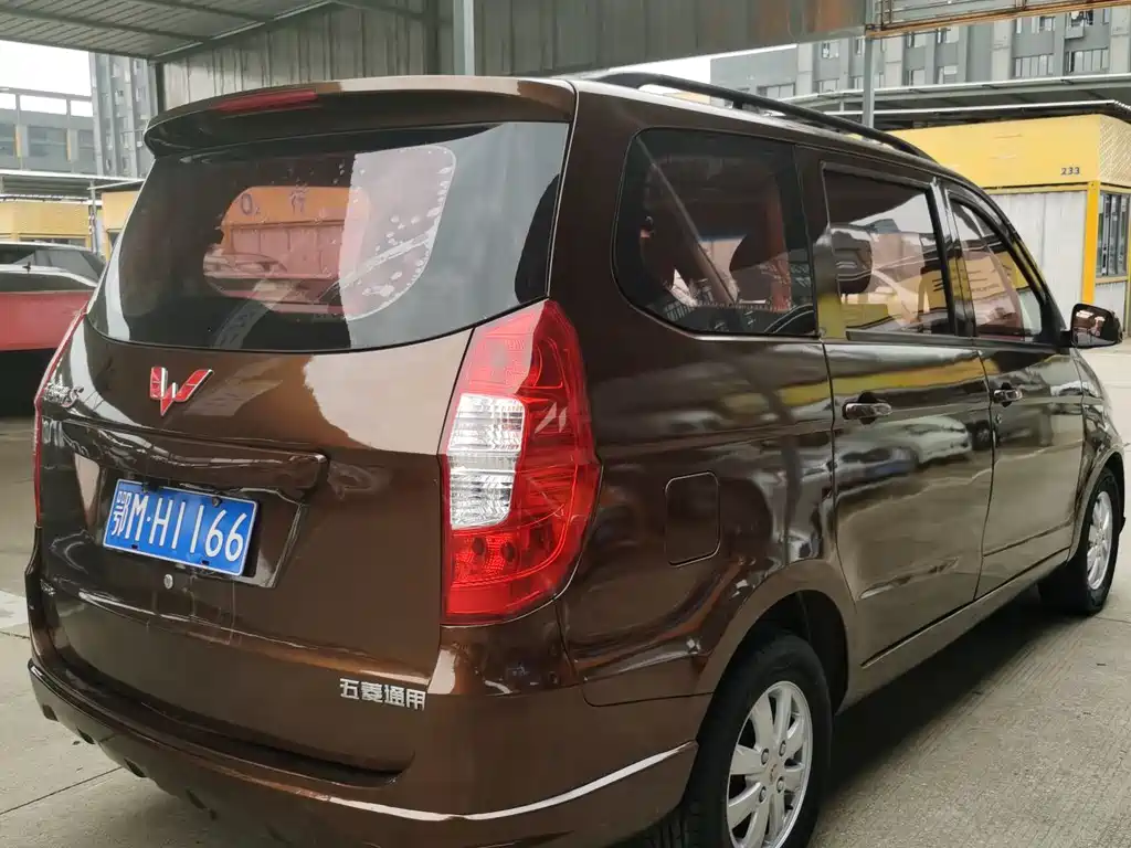 Wuling Hongguang 1.5 L Facelift S Comfort