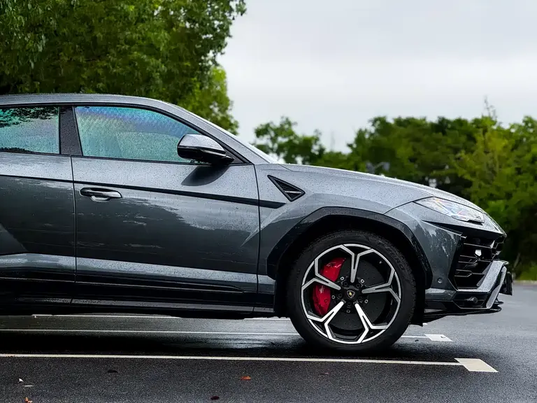 Lamborghini Urus 4.0 T V8