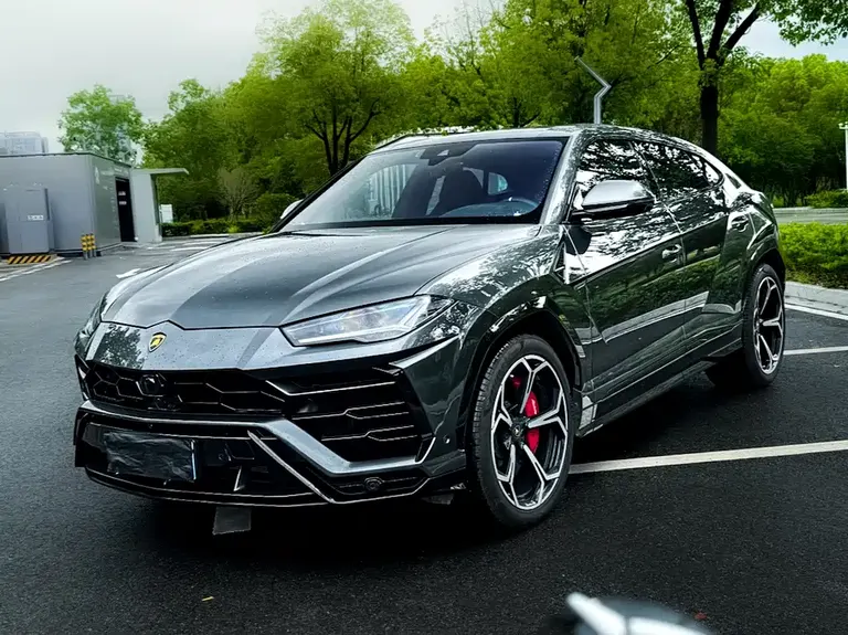 Lamborghini Urus 4.0 T V8