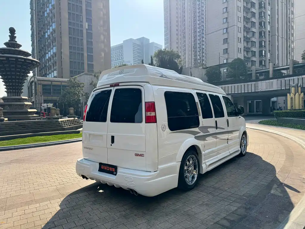 SAVANA 5.3 L 4 WD Leader