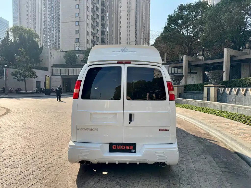 SAVANA 5.3 L 4 WD Leader