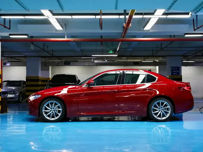 Alfa Romeo Giulia 2.0 T 200 HP Luxury