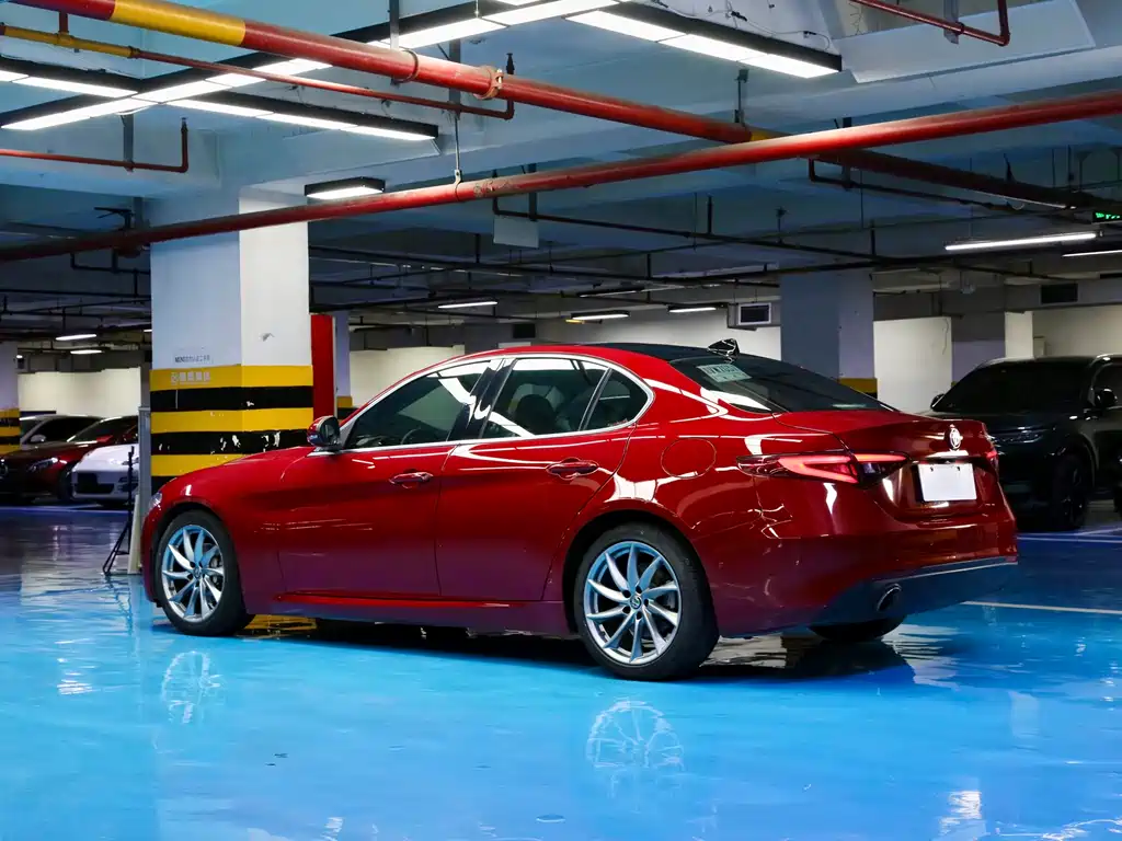 Giulia 2.0 T 200 HP Luxury