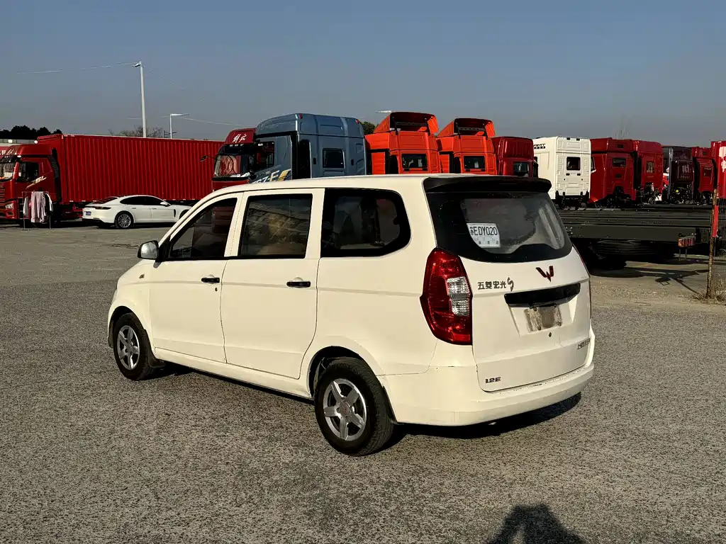 Wuling Hongguang 1.2 L Classic S Basic