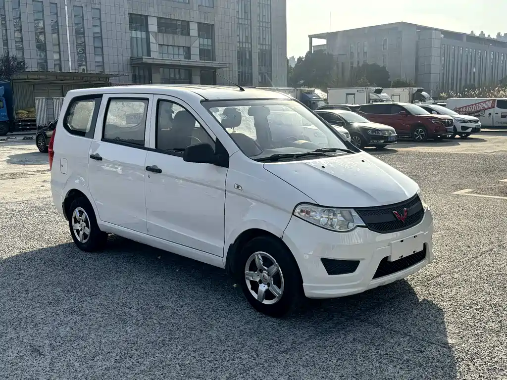 Wuling Hongguang 1.2 L Classic S Basic