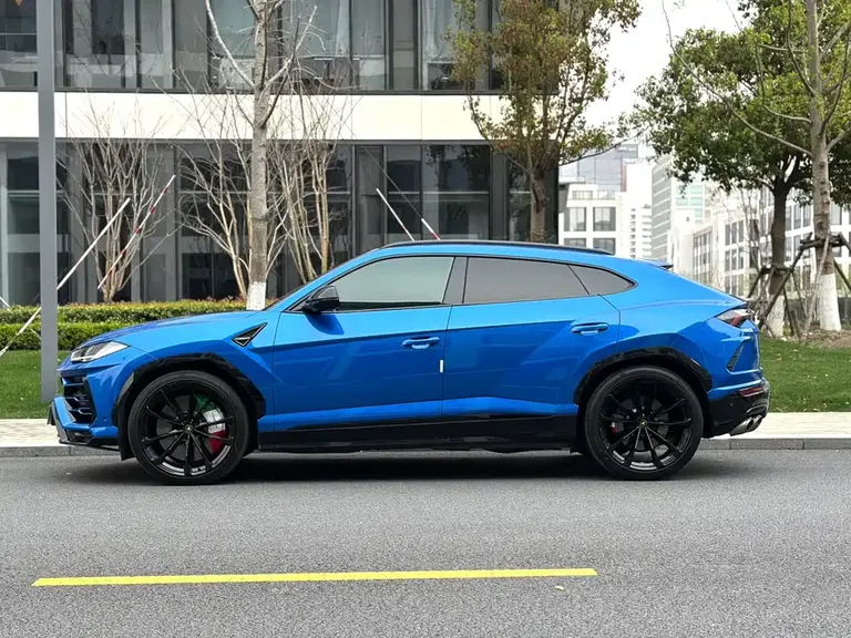 Lamborghini Urus 4.0 T V8