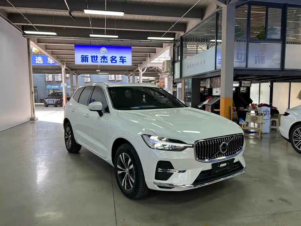 Volvo XC60 B5 4 WD Smart Ease Luxury
