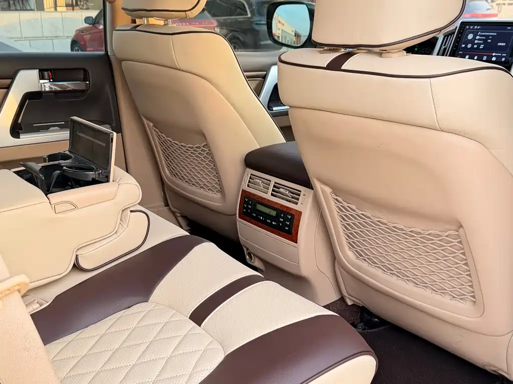 Land Cruiser 4.0 L Auto VX