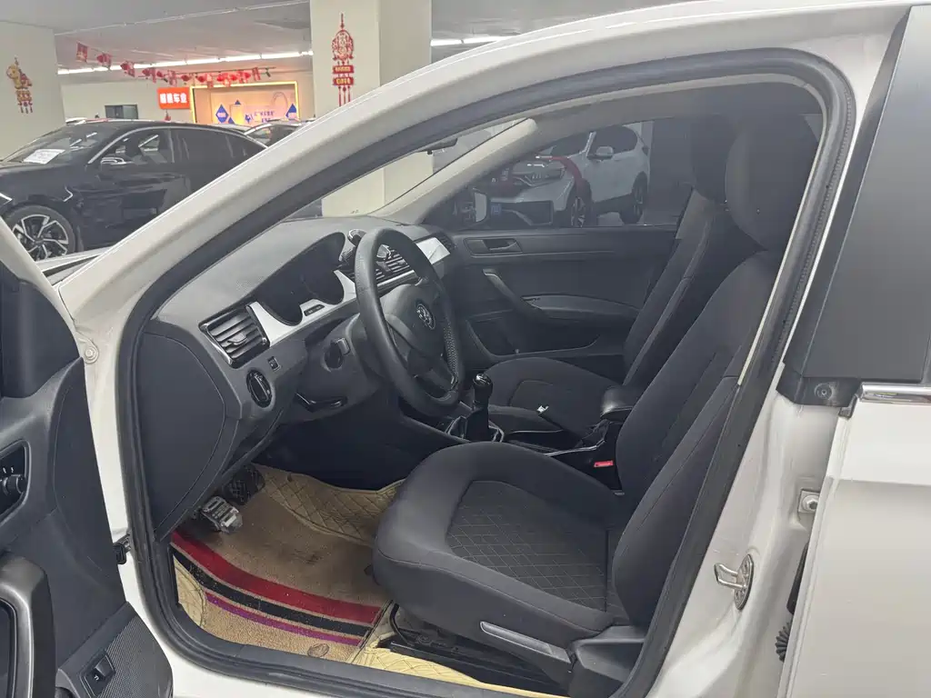 Rapid 1.5 L Manual Standard