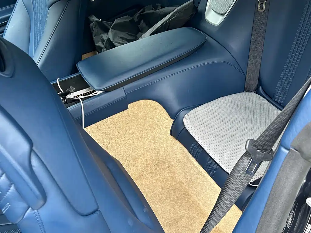Aston Martin DB11 阿斯顿·马丁DB11 2020款 4.0 T V8 Volante 特别版