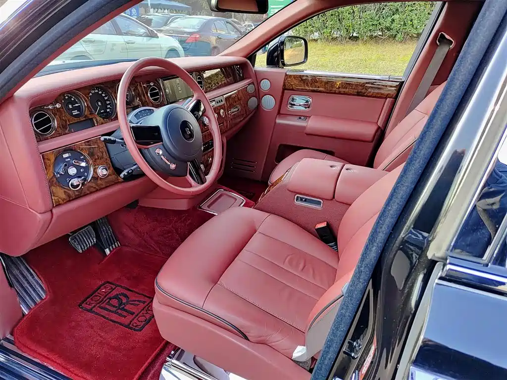 Phantom 6.7 L Extended EWB