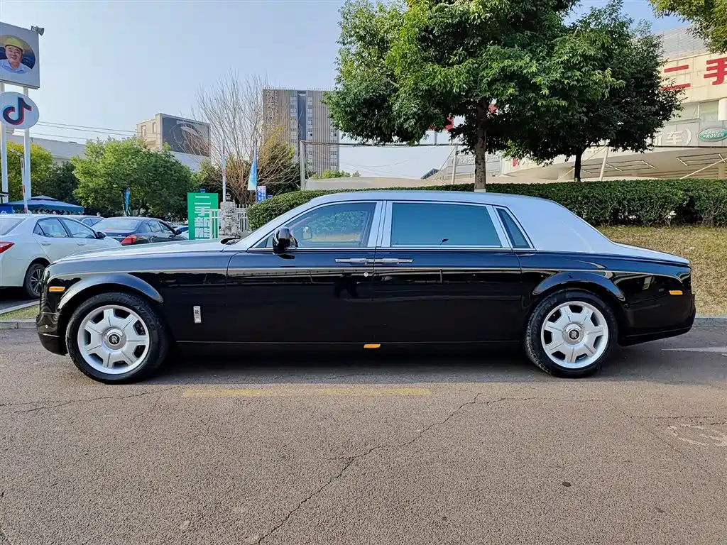 Phantom 6.7 L Extended EWB