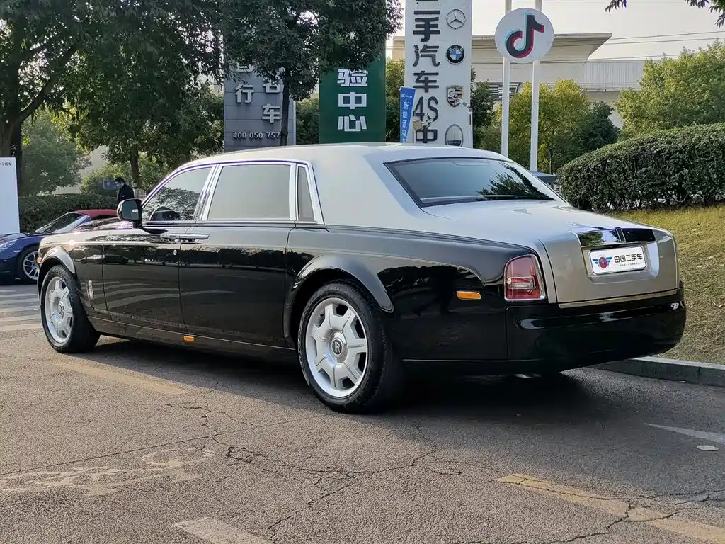 Phantom 6.7 L Extended EWB