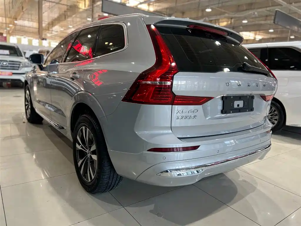 Volvo XC60 B5 4 WD Smart Ease Luxury