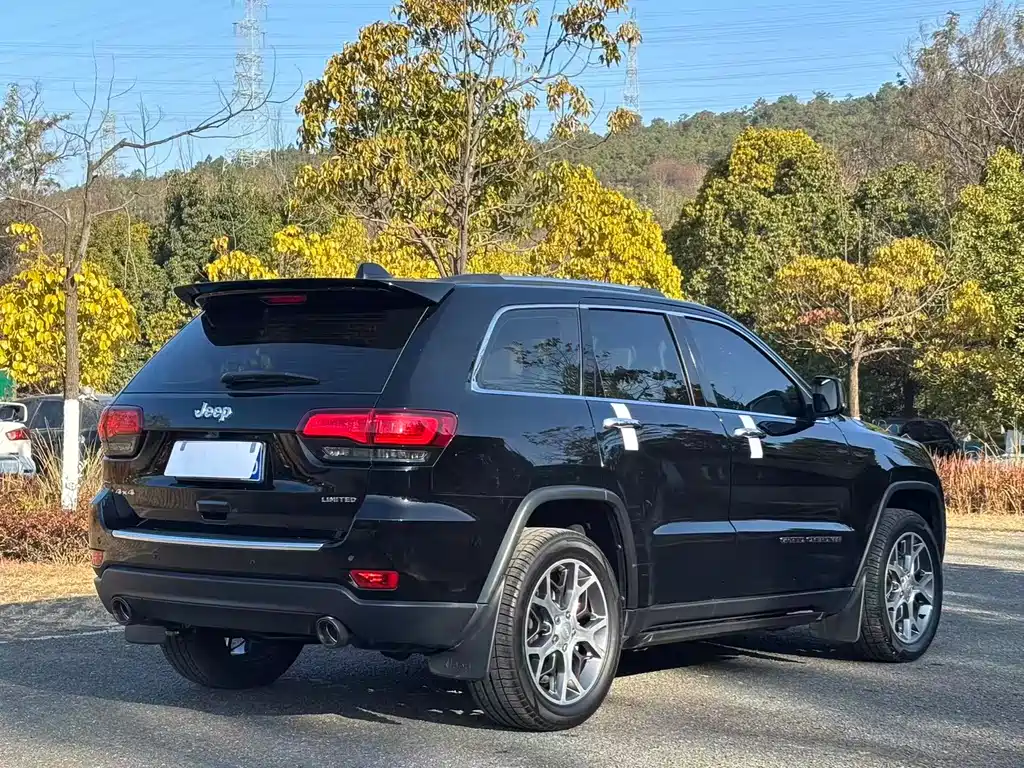 Grand Cherokee (Import) 3.0 L Elite Navigation
