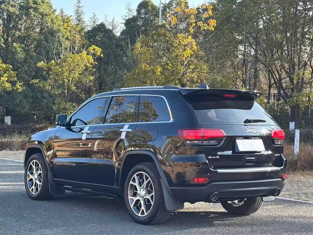 Grand Cherokee (Import) 3.0 L Elite Navigation
