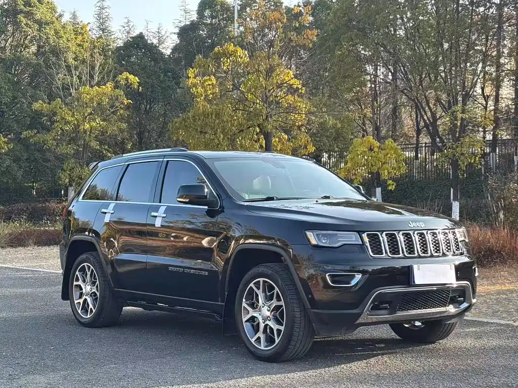 Grand Cherokee (Import) 3.0 L Elite Navigation