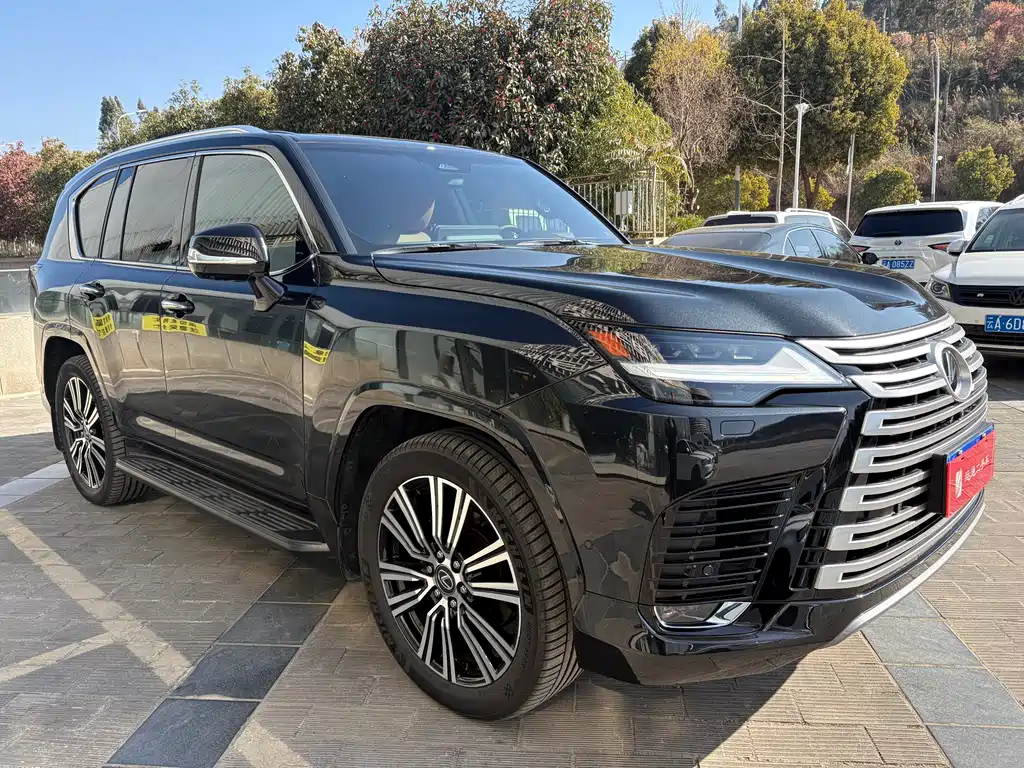 Lexus LX 700 h Territory