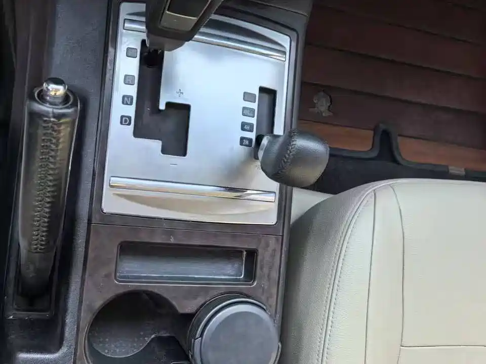 Pajero (Import) 3.0 L Auto Distinguished