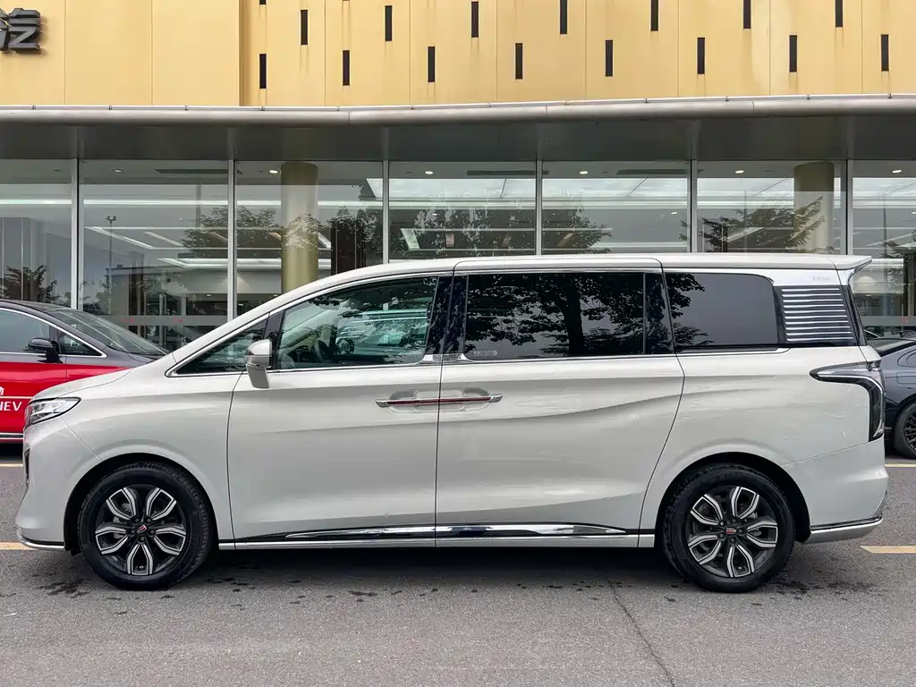 Hongqi HQ9 2.0 T Connected Flagship Enjoyment