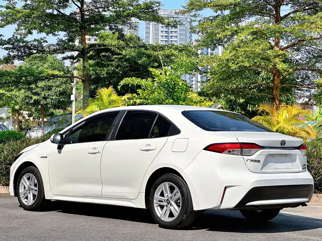Levin Dual Engine 1.8 H E-CVT Progressive