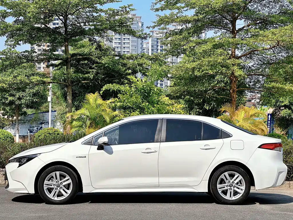 Levin Dual Engine 1.8 H E-CVT Progressive