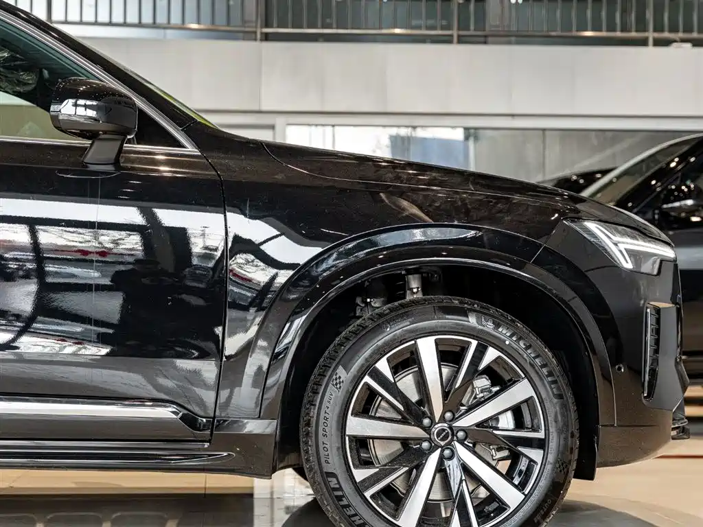 Volvo XC90 PHEV Facelift T8 Smart Vision Luxury 7-seat