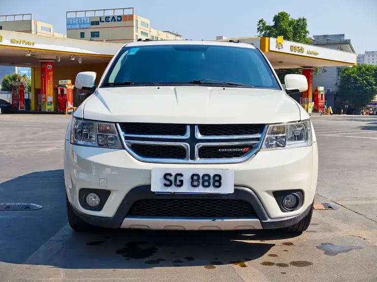Dodge Journey 2.4 L 2 WD Premium Style