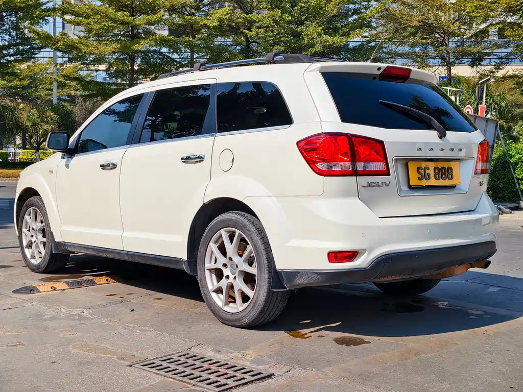 Journey 2.4 L 2 WD Premium Style