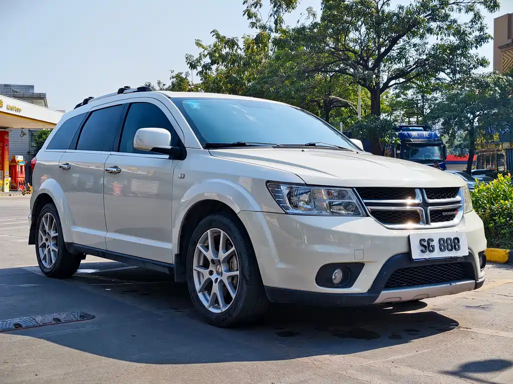 Journey 2.4 L 2 WD Premium Style